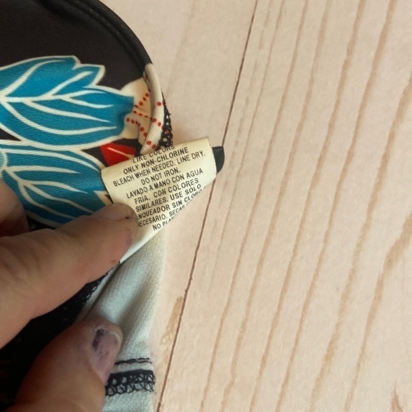 Daisy Fuenes Floral Bikini Top​ - Picture 5 of 7